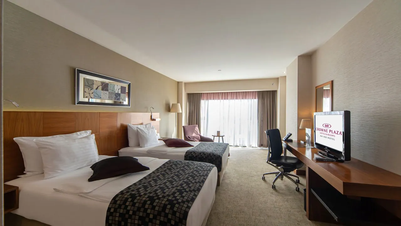 الفندق كراون بلازا حربيه - إسطبول